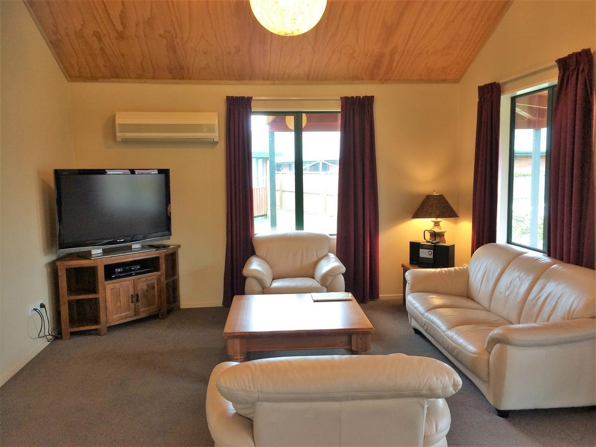 Cedar Chalets And Barkers Lodge メスベン エクステリア 写真
