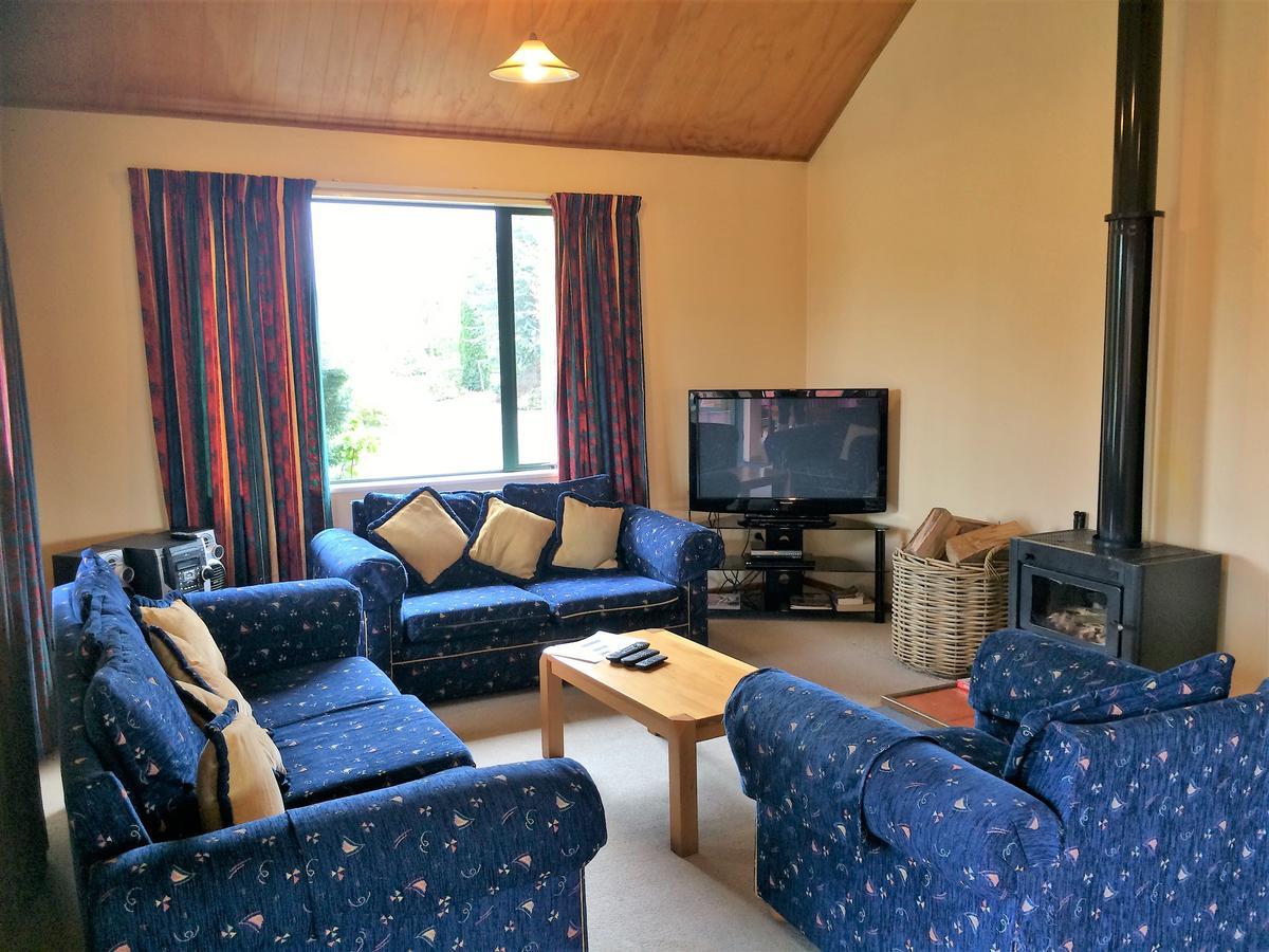 Cedar Chalets And Barkers Lodge メスベン エクステリア 写真