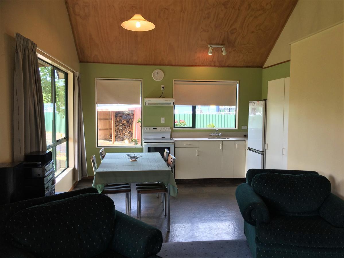 Cedar Chalets And Barkers Lodge メスベン エクステリア 写真